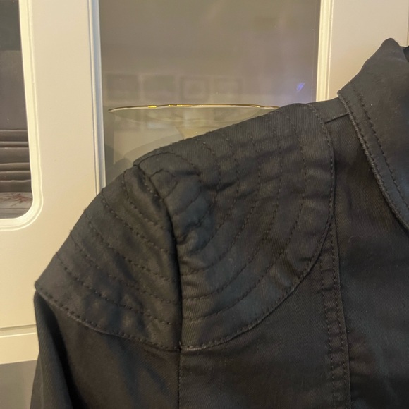 Black denim jacket. Size 4. - Picture 4 of 11